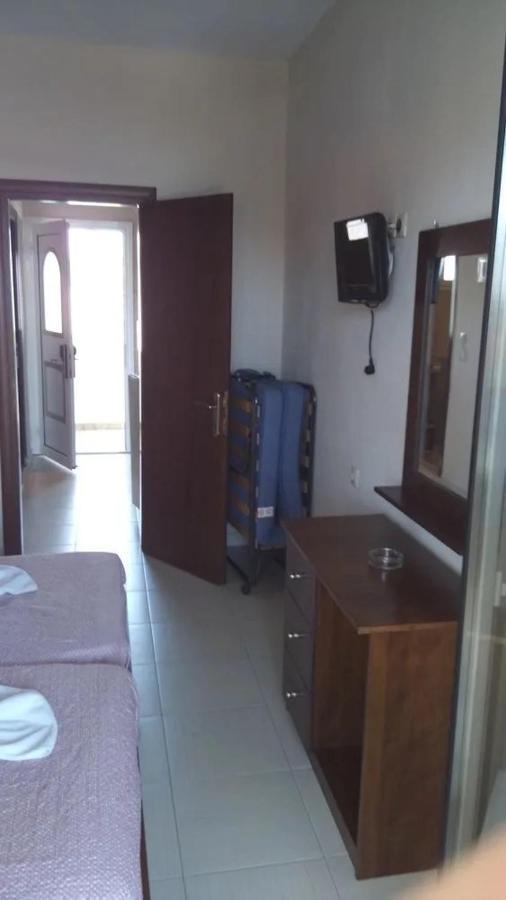 Appartement Kyparissis à Possidi Extérieur photo